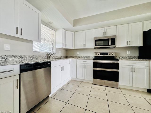 706 SE 13th CT # J, Cape Coral, FL 33990