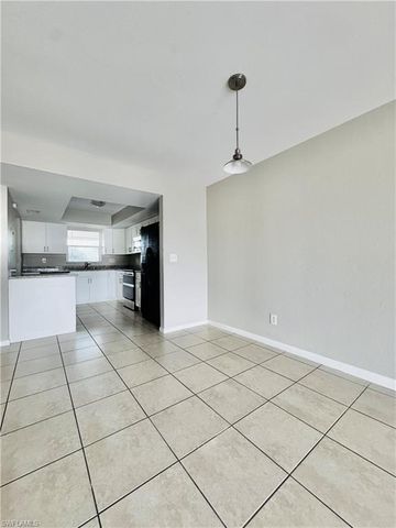 706 SE 13th CT # J, Cape Coral, FL 33990