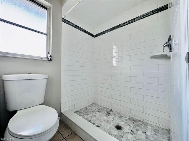 706 SE 13th CT # J, Cape Coral, FL 33990