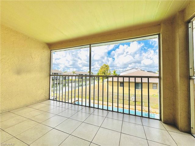 706 SE 13th CT # J, Cape Coral, FL 33990