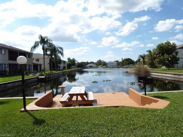 706 SE 13th CT # J, Cape Coral, FL 33990