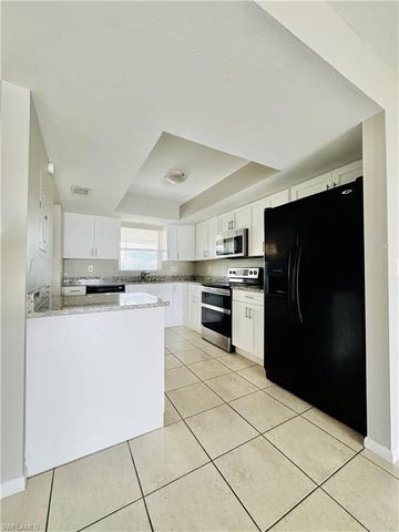 706 SE 13th CT # J, Cape Coral, FL 33990