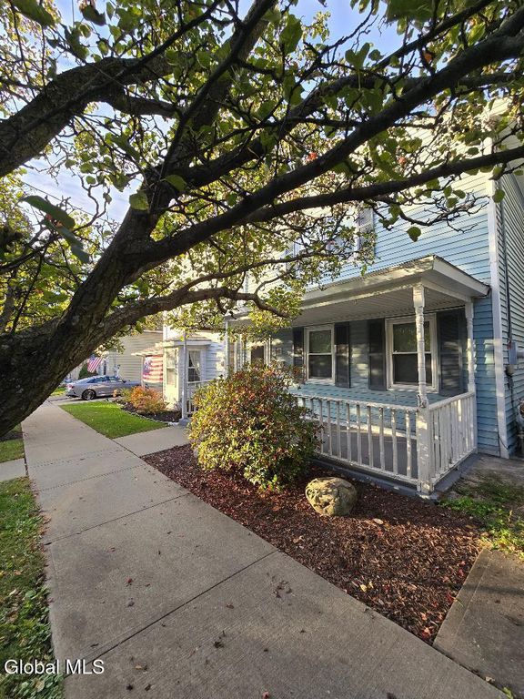 145 3rd Avenue, Rensselaer, NY 12144