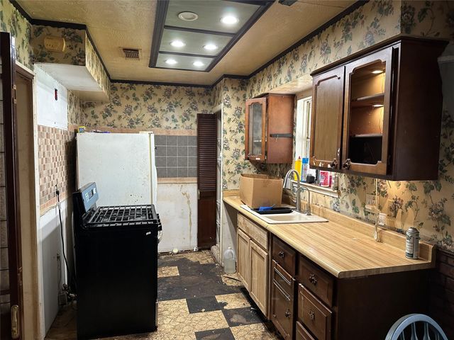 12815 Emporia Street, Houston, TX 77015