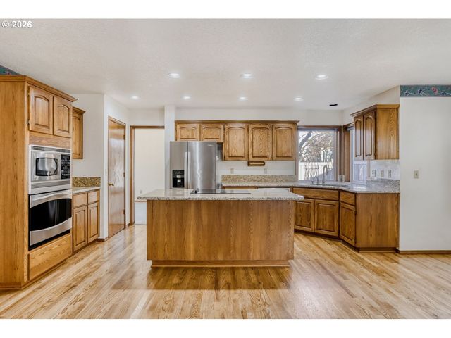 16395 Sw SUMAC St, Beaverton, OR 97007