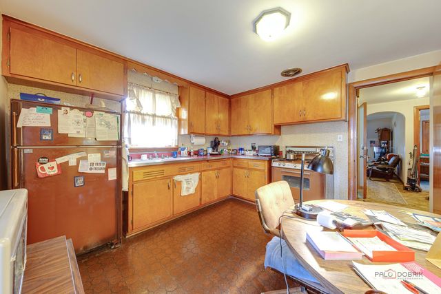 7523 W CLEVELAND Street, Niles, IL 60714