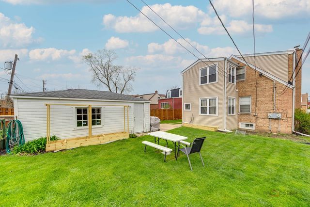 7523 W CLEVELAND Street, Niles, IL 60714