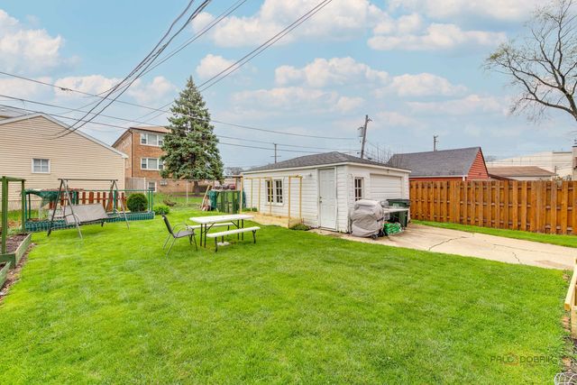 7523 W CLEVELAND Street, Niles, IL 60714
