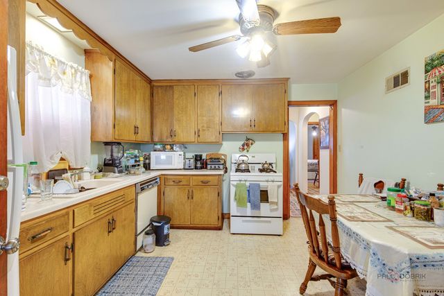 7523 W CLEVELAND Street, Niles, IL 60714