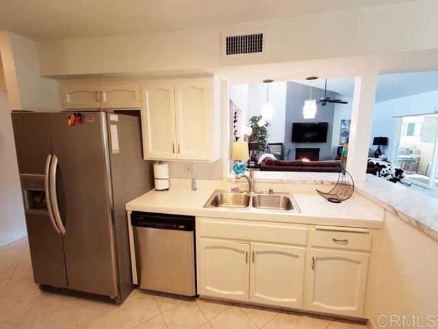 2625 Pirineos Way 329, Carlsbad, CA 92009