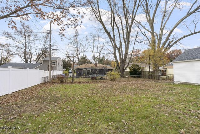 22 Hanifin Avenue, Colonie, NY 12205