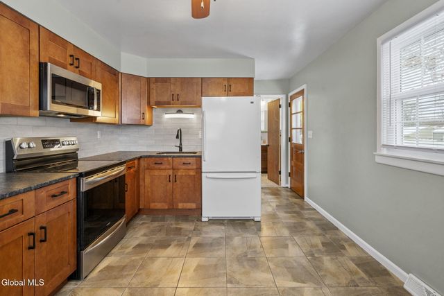 22 Hanifin Avenue, Colonie, NY 12205