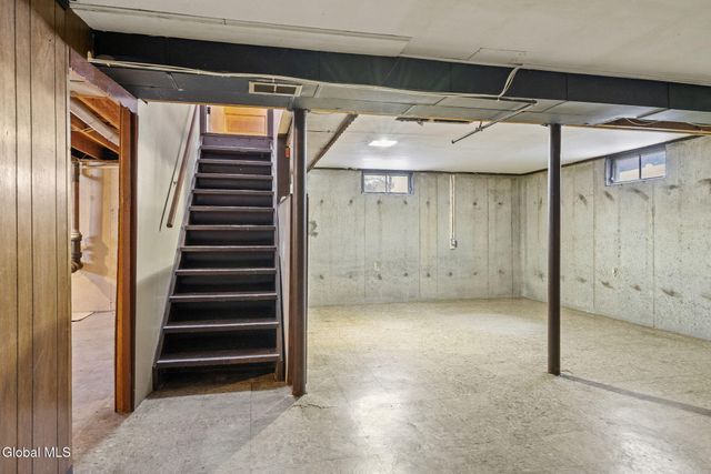 22 Hanifin Avenue, Colonie, NY 12205