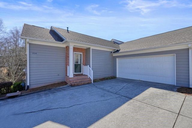 250 Camry Circle, Dallas, GA 30157