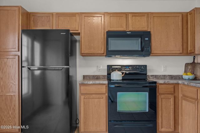 100 Cornerstone Place, Jacksonville, NC 28546