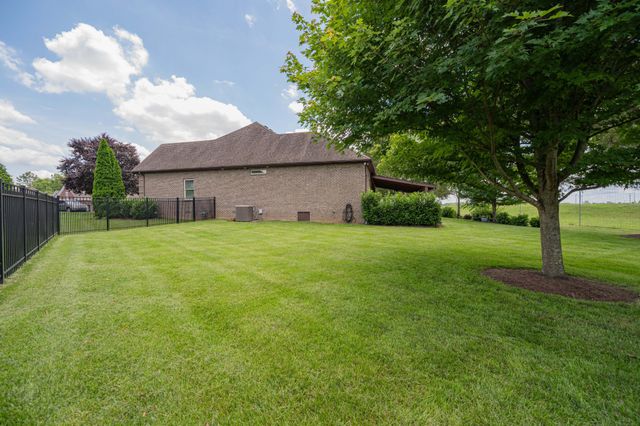 911 Wellspring Ct, Murfreesboro, TN 37130