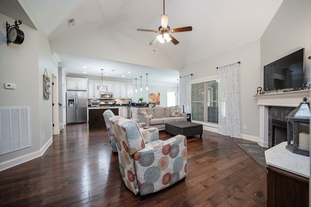 911 Wellspring Ct, Murfreesboro, TN 37130
