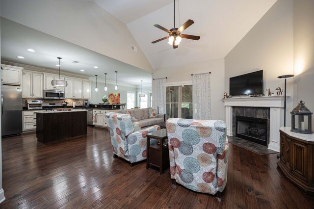 911 Wellspring Ct, Murfreesboro, TN 37130
