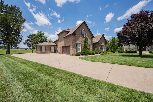 911 Wellspring Ct, Murfreesboro, TN 37130
