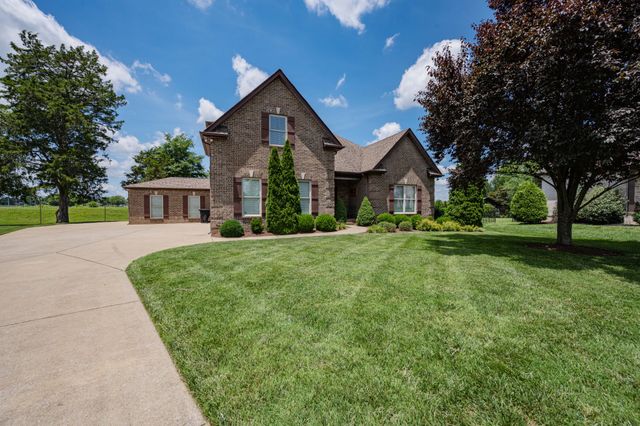 911 Wellspring Ct, Murfreesboro, TN 37130