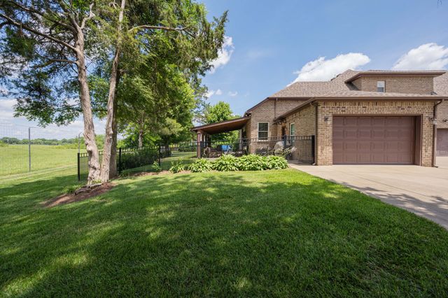 911 Wellspring Ct, Murfreesboro, TN 37130