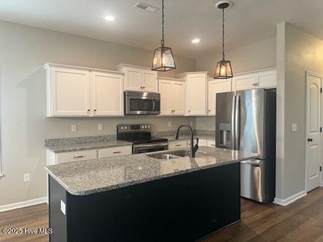 205 Buckeye Court, Jacksonville, NC 28540
