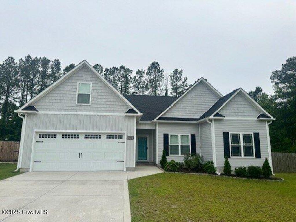 205 Buckeye Court, Jacksonville, NC 28540
