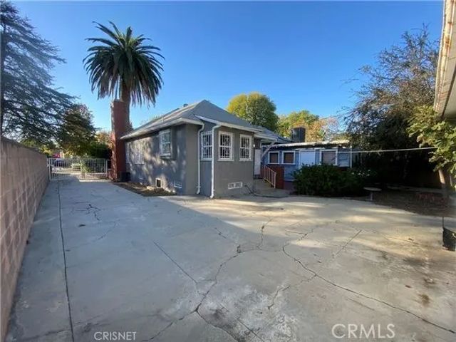 5646 Vesper, Los Angeles, CA 91411