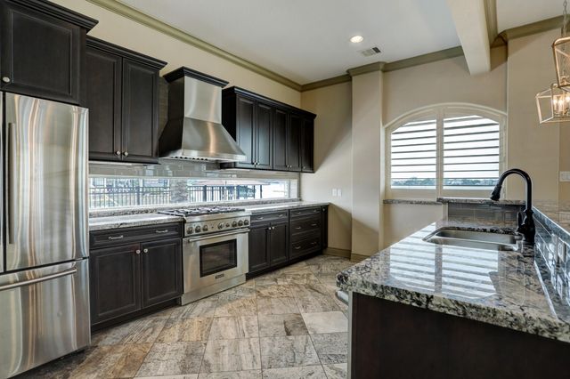 2466 Beacon Circle, League City, TX 77573