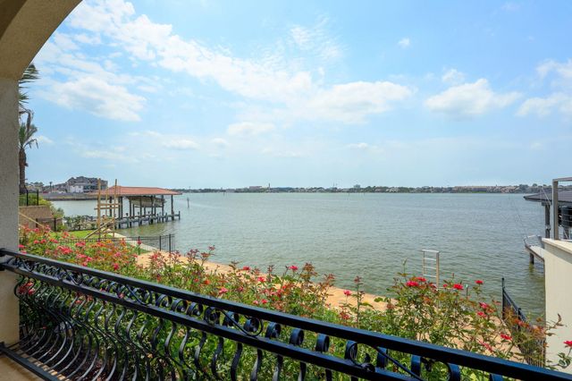 2466 Beacon Circle, League City, TX 77573