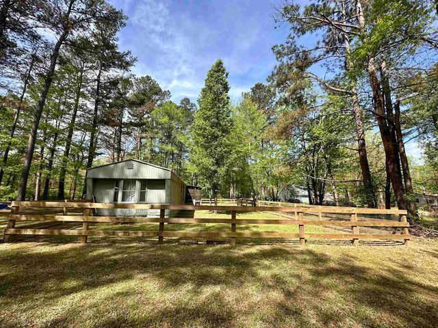 105 WHITE OAK DR, Moscow, TN 38057
