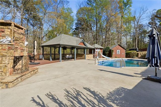5666 Chapel Hill Road, Douglasville, GA 30135