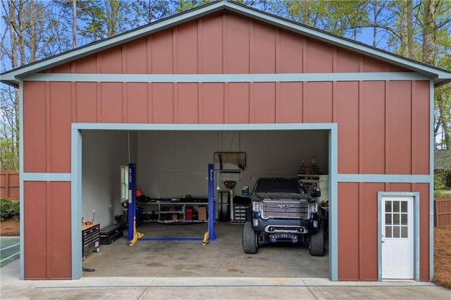 5666 Chapel Hill Road, Douglasville, GA 30135
