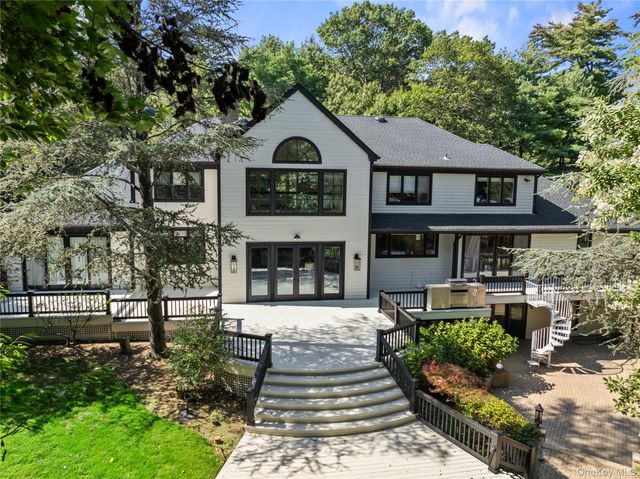 3 Rock Hill Lane, Brookville, NY 11545