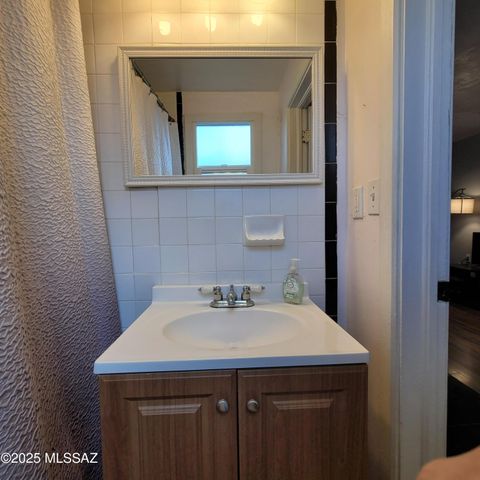 2112 E 18Th Street, Tucson, AZ 85719