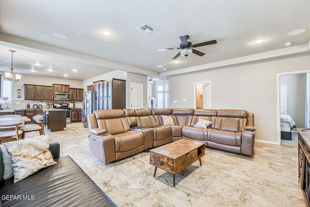 12360 STANSBURY Drive, El Paso, TX 79928