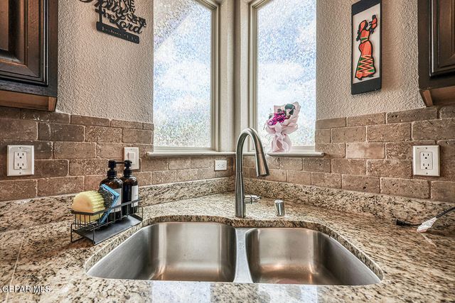 12360 STANSBURY Drive, El Paso, TX 79928