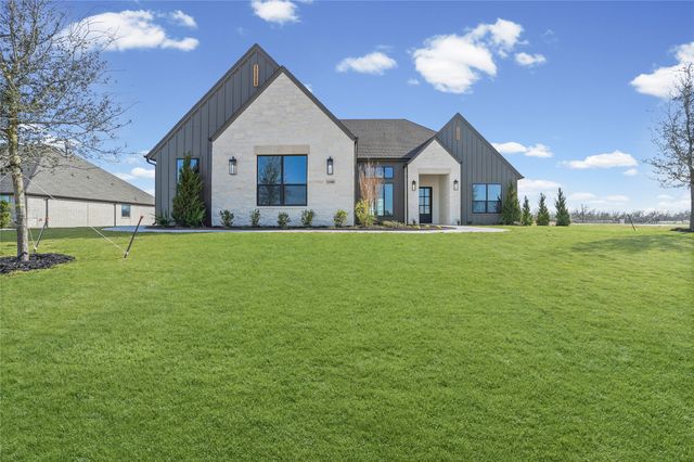 1100 Beginnings Drive, Granbury, TX 76049