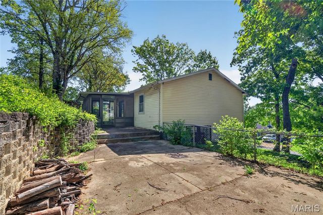 1921 Americana Way, Fenton, MO 63026