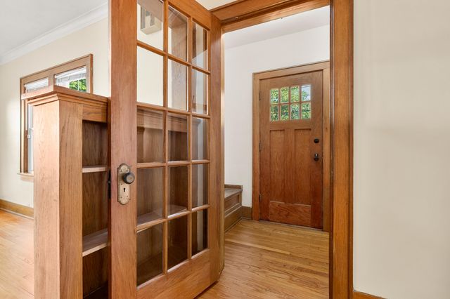 1222 Lakeway Avenue, Kalamazoo, MI 49001