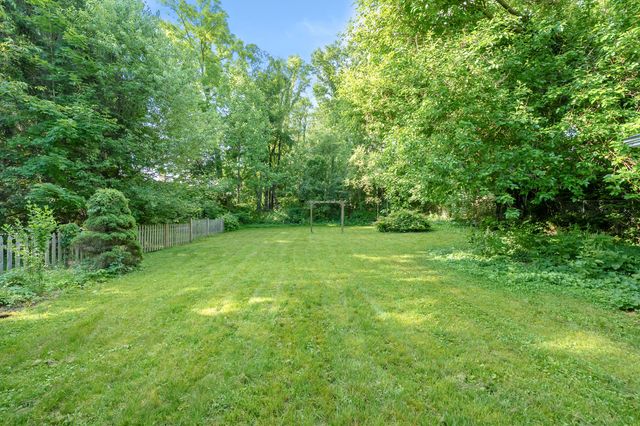 1222 Lakeway Avenue, Kalamazoo, MI 49001