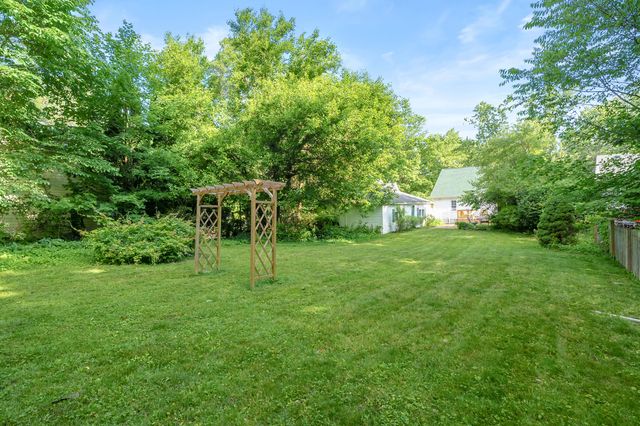 1222 Lakeway Avenue, Kalamazoo, MI 49001