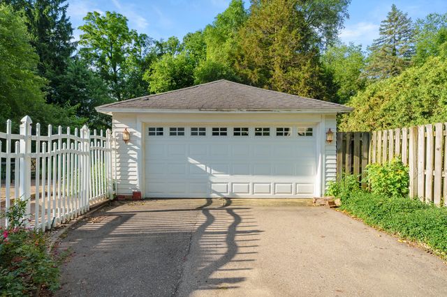 1222 Lakeway Avenue, Kalamazoo, MI 49001