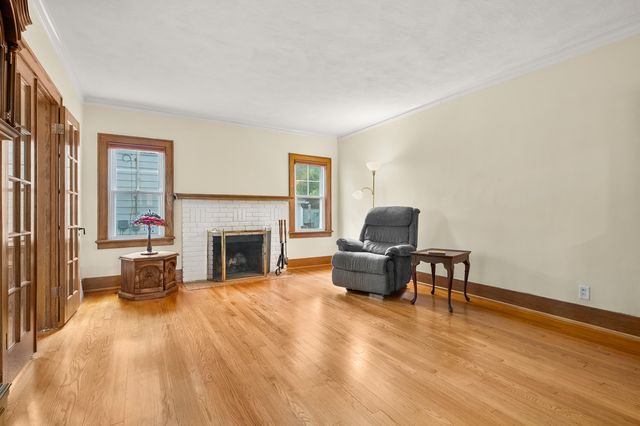 1222 Lakeway Avenue, Kalamazoo, MI 49001