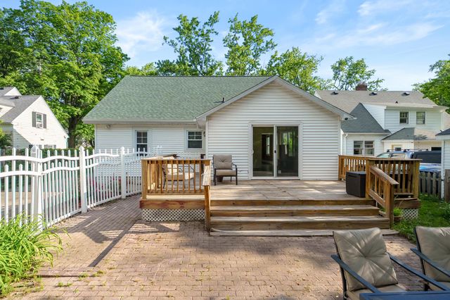 1222 Lakeway Avenue, Kalamazoo, MI 49001