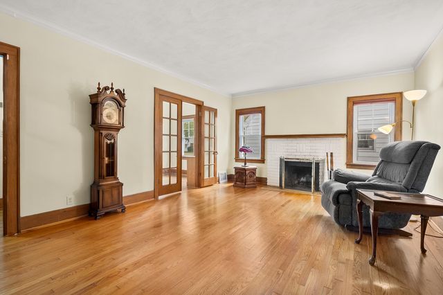 1222 Lakeway Avenue, Kalamazoo, MI 49001