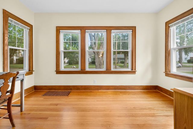 1222 Lakeway Avenue, Kalamazoo, MI 49001