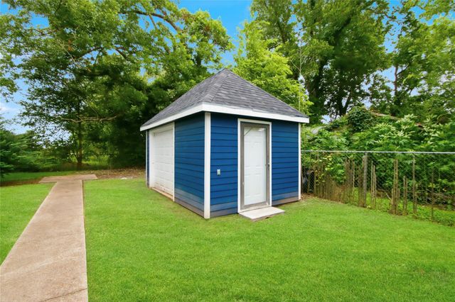 40 County Road 183, Liberty, TX 77575