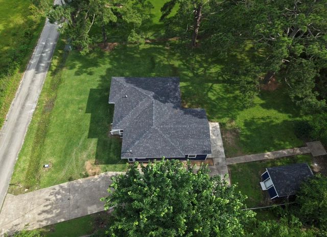 40 County Road 183, Liberty, TX 77575