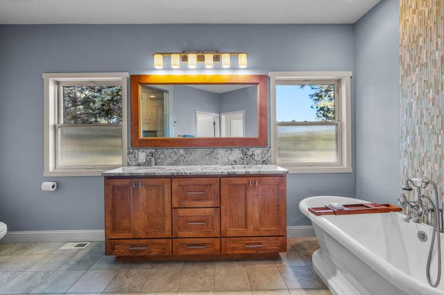 3178 NW Clubhouse Drive, Bend, OR 97703